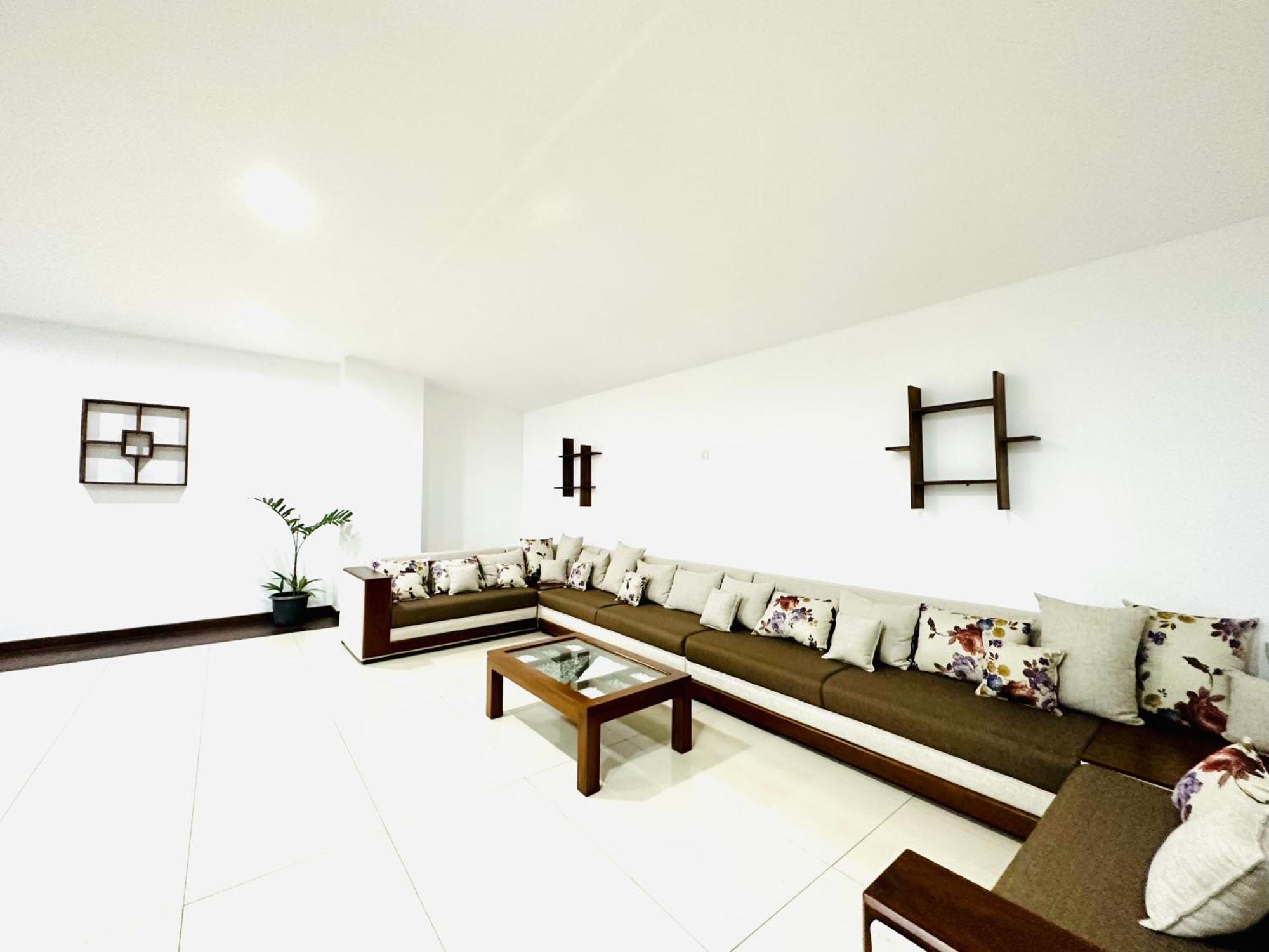 The Alfred Fern - Modern 2-Bedroom Apartment With Pool Near Renowned Cultural Hub Colombo Exterior photo